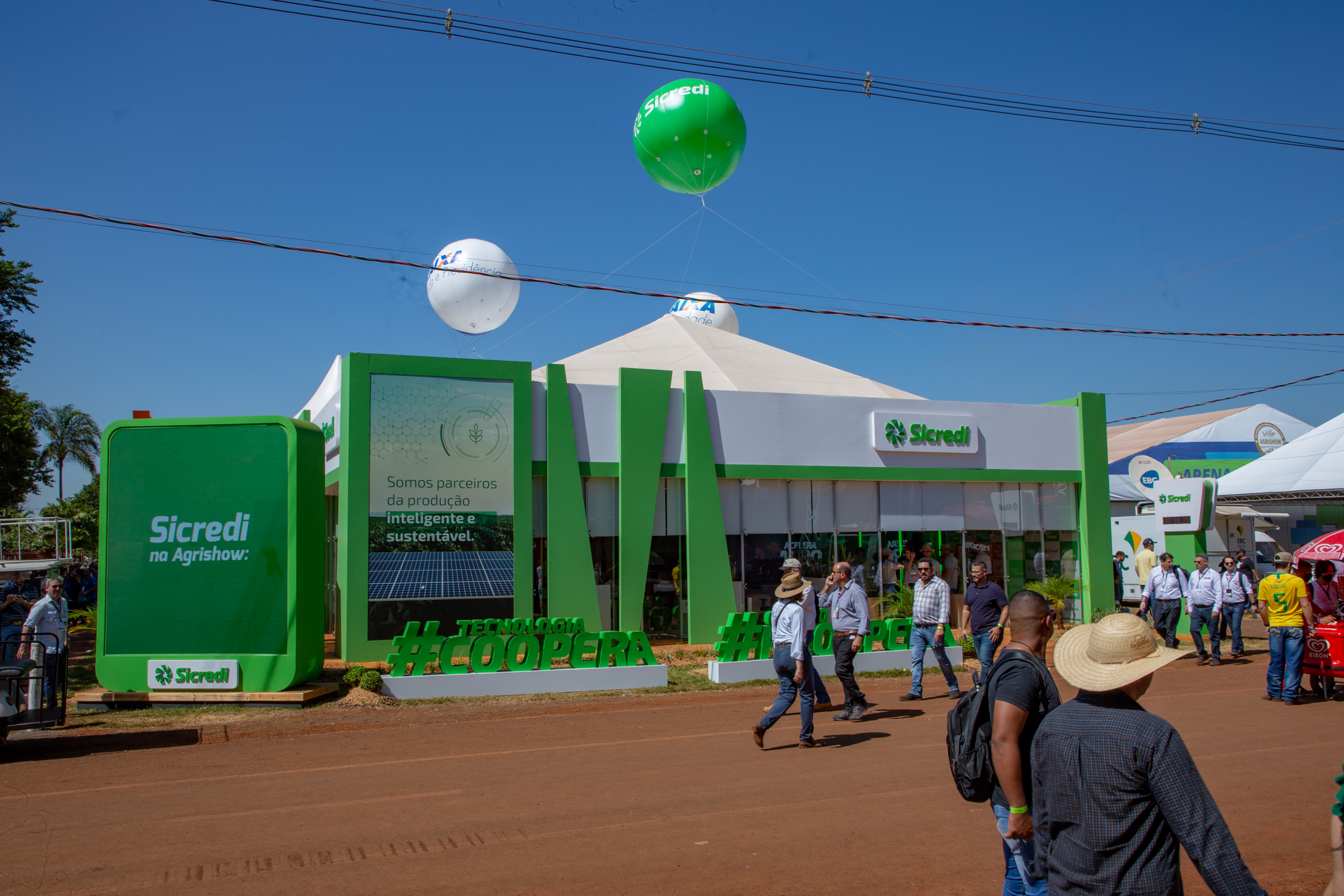 Estande da Sicredi Planalto Central na Agrobrasília oferece mais