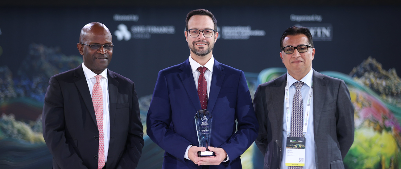 1° lugar na categoria “Melhor Financiador para Mulheres Empreendedoras das Américas” no Global SME Finance Awards 2025, 