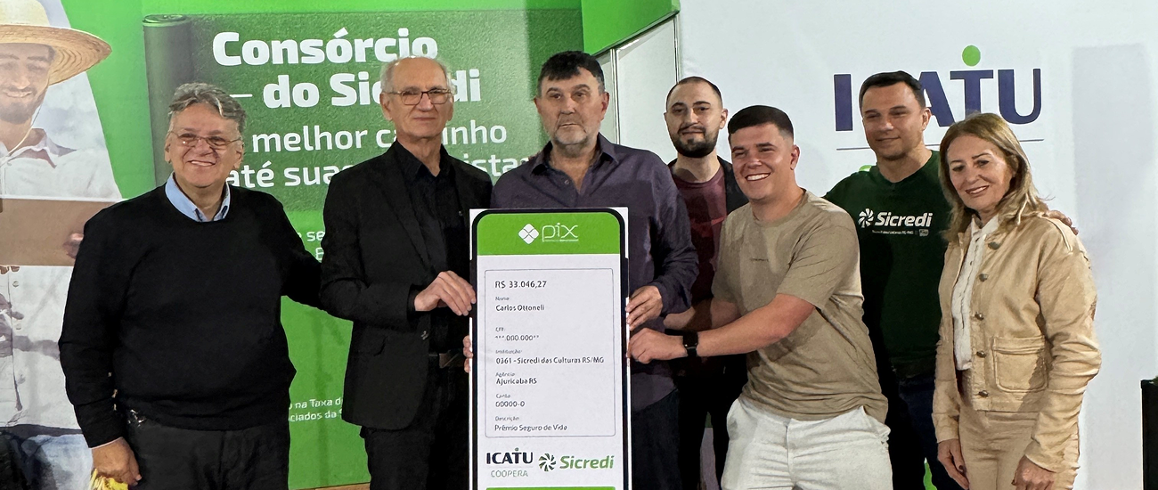  Carlos Ottoneli, associado de Ajuricaba, recebeu prêmio de Seguro de Vida Sicredi e Icatu 2 