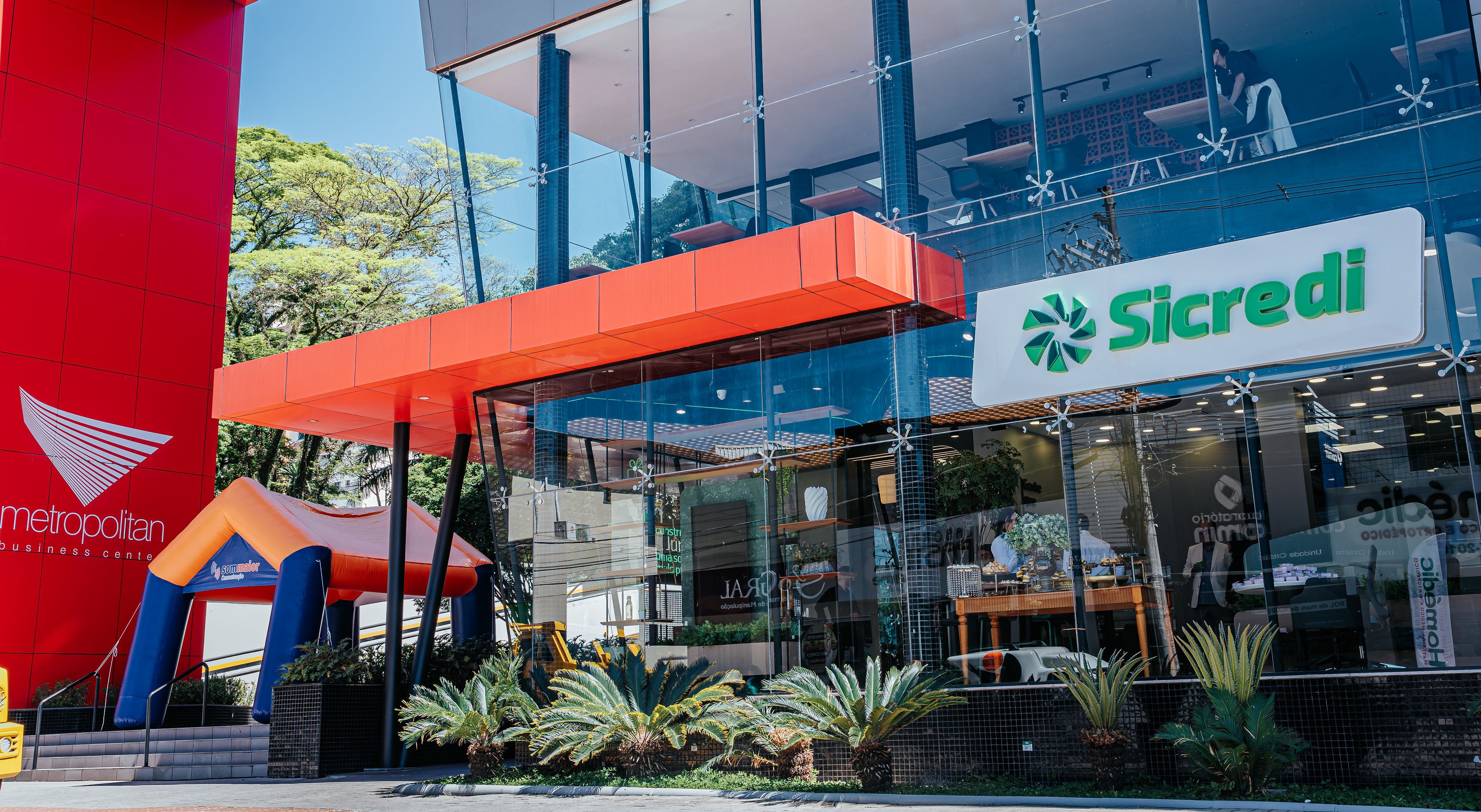  A Sicredi Sul SC reinaugurou, nessa última terça-feira (14), a agência Metropolitan, em Criciúma 