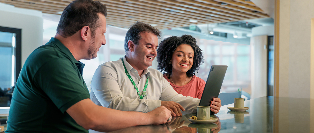  Especialista do Sicredi explica como o cenário atual de juros elevados favorece investimentos em renda fixa, mas ainda assim exige estratégia na escolha das aplicações 