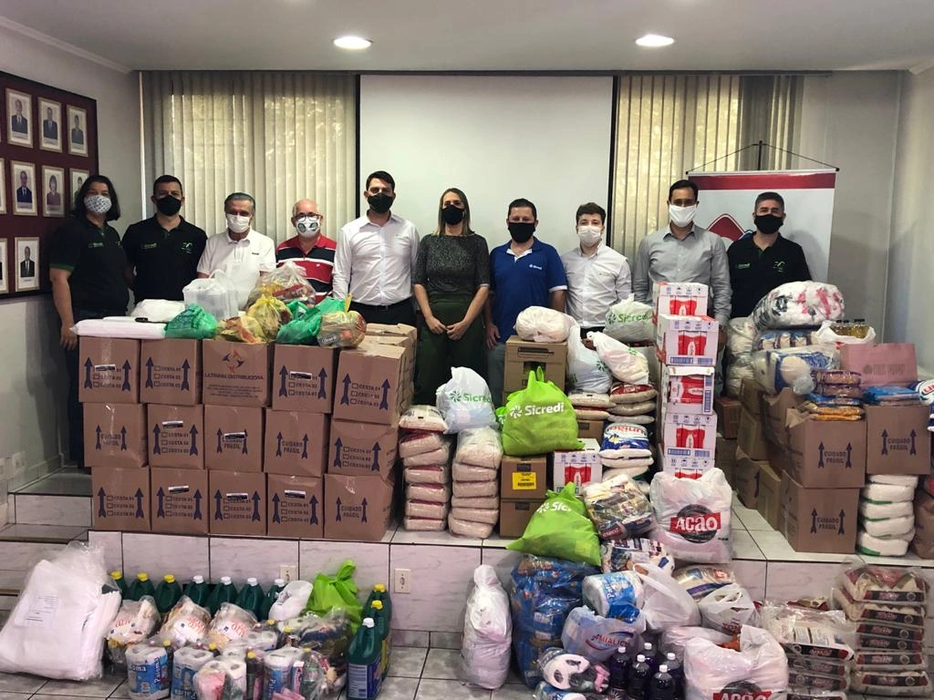  Sicredi Parque das Araucárias arrecada 20 toneladas de alimentos-7839411794838678916.jpg 