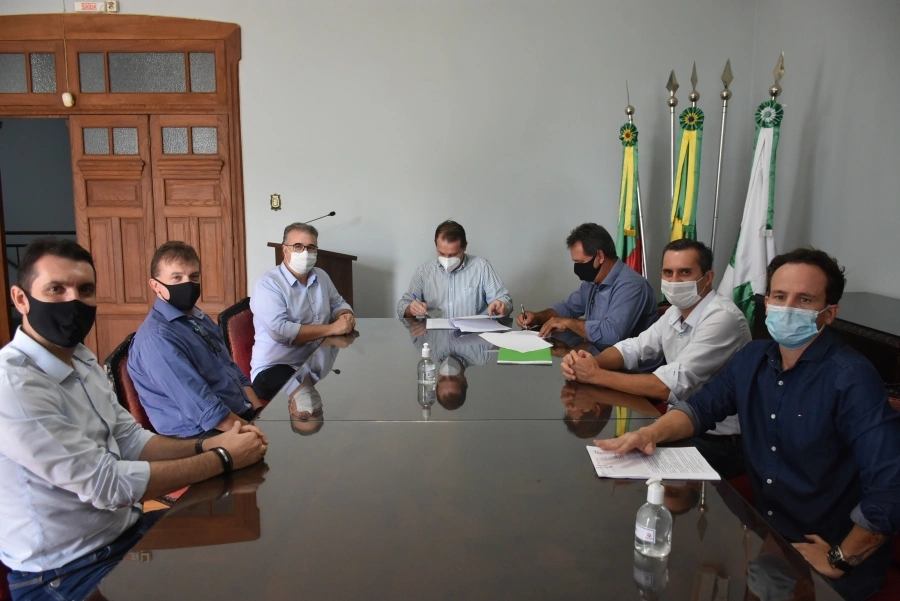  Sicredi UniEstados e Prefeitura de Erechim assinam convênio de cooperação para disponibilizar linha de crédito subsidiado-10181090062986081109.jpg 