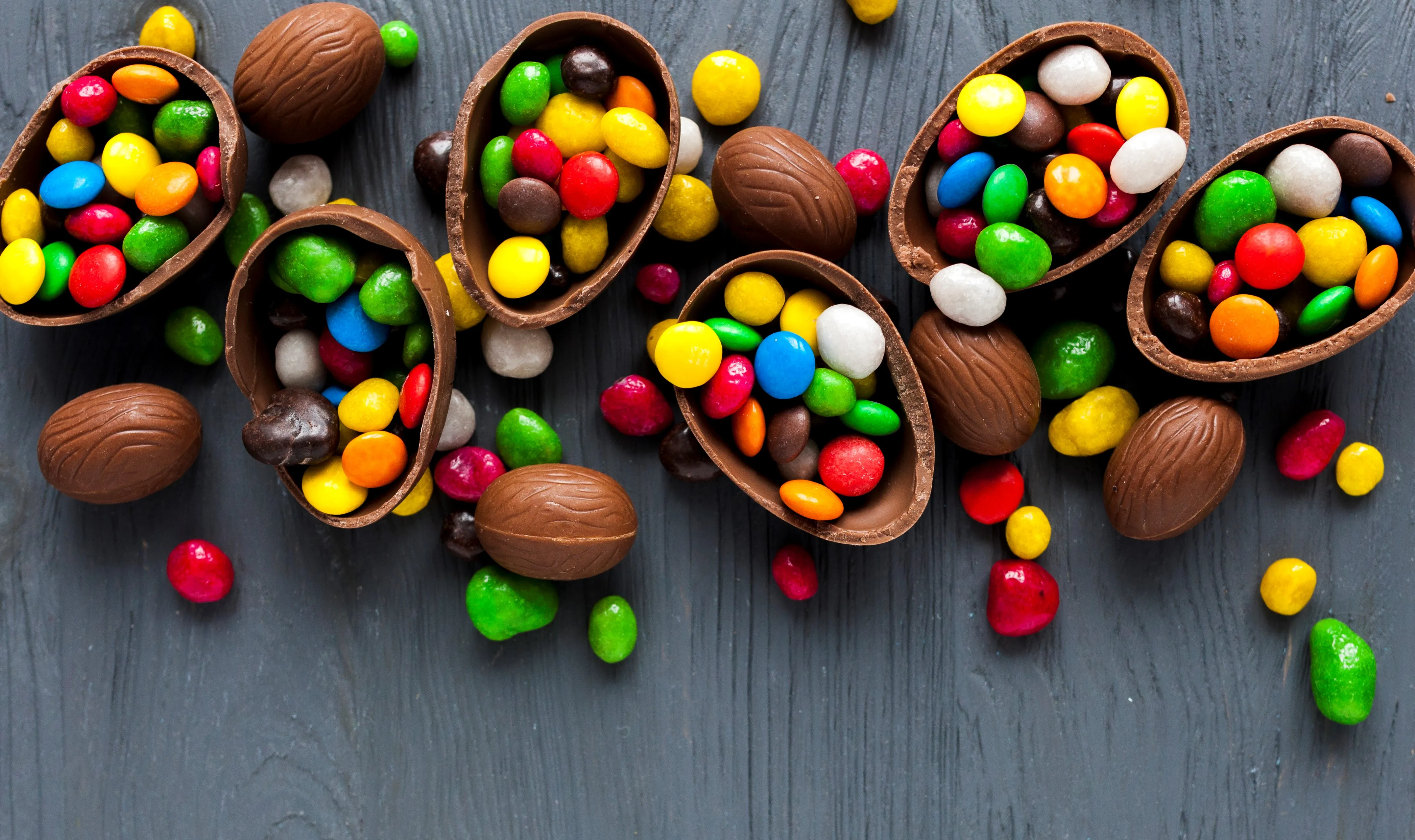  chocolate-eggs-with-colorful-candies 