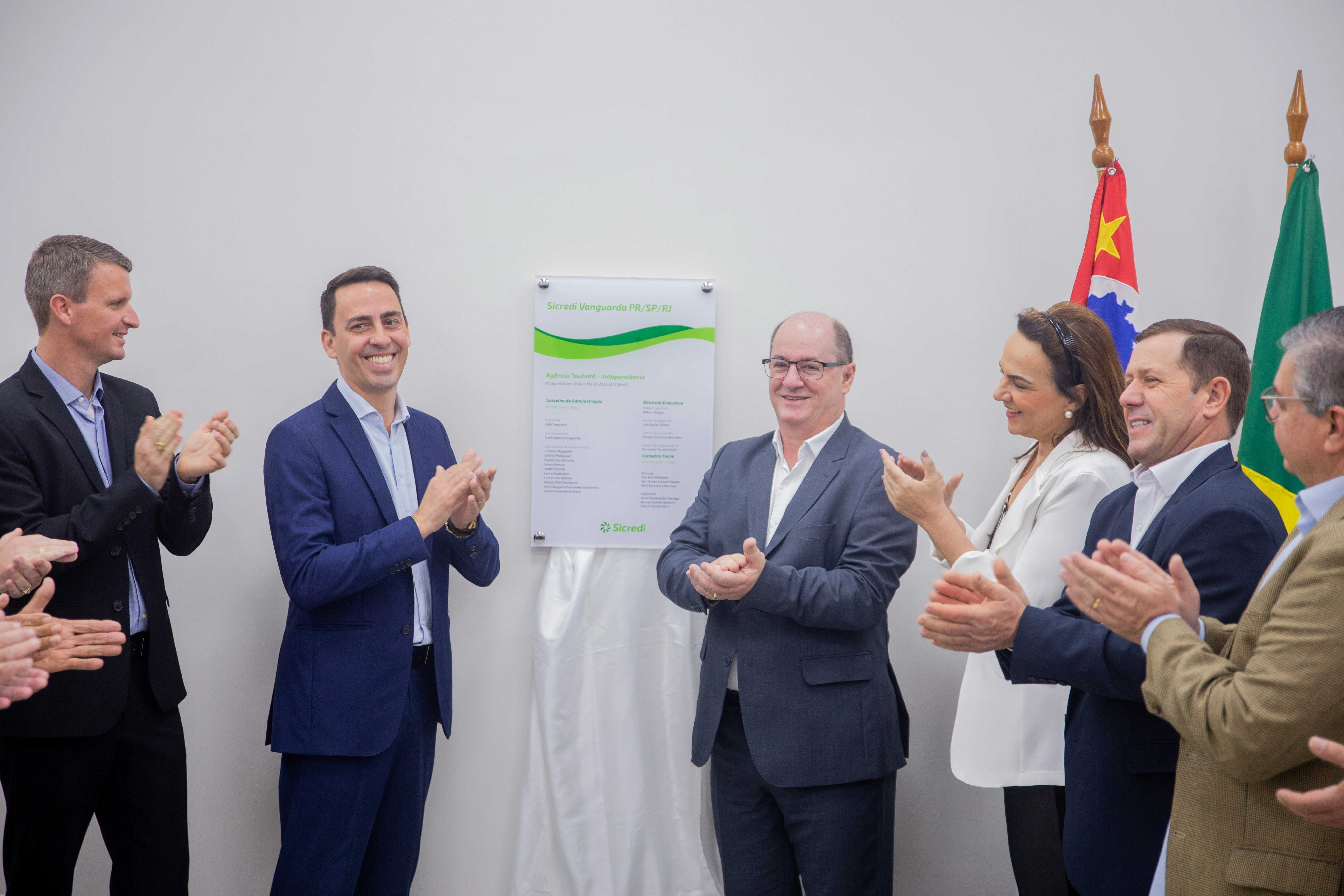  A cerimônia contou com presença de autoridades locais e lideranças do Sicredi (002).jpg 