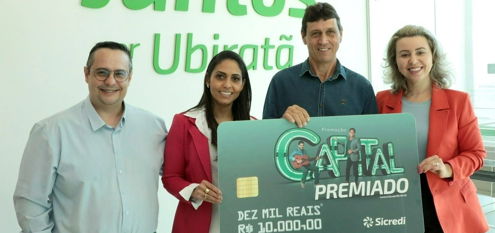  Ivo com colaboradores do Sicredi00.jpg 