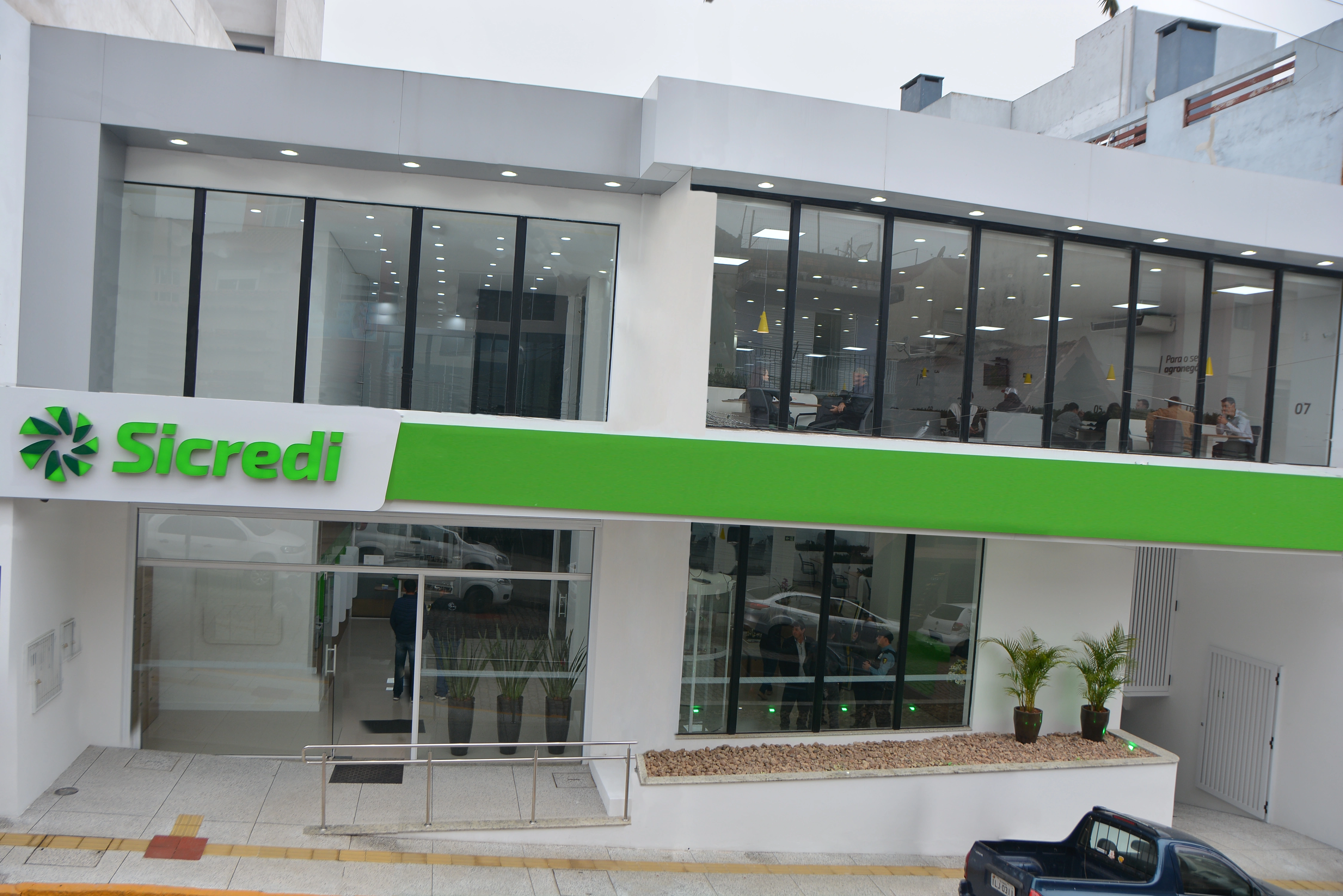  fachada sicredi canguçu.png 