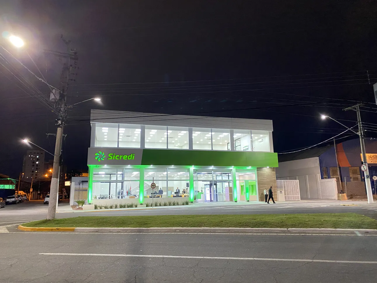  Sicredi Vanguarda inaugura 2ª agência em Jacareí - SP..jpg 