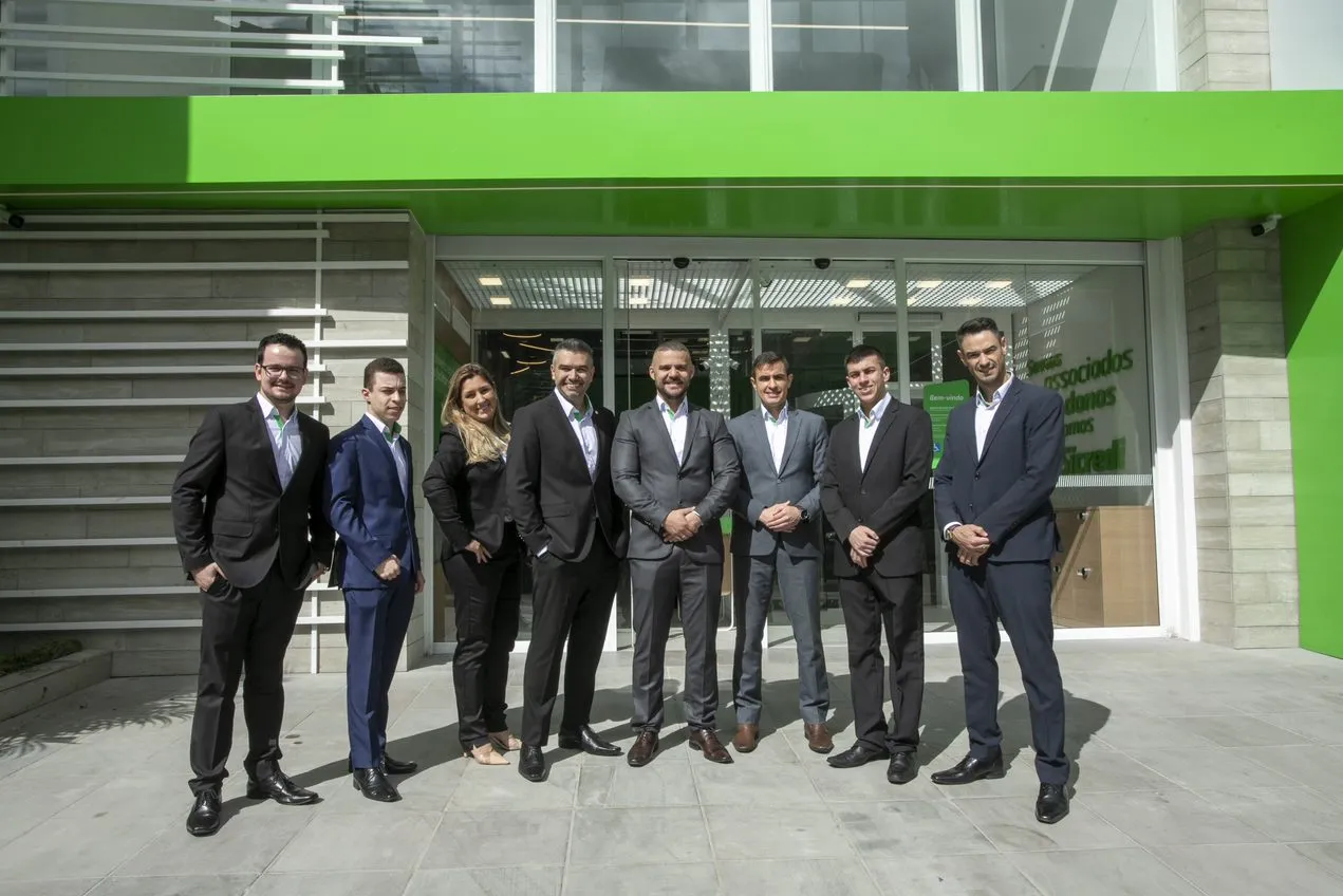  equipe e fachada 2.jpg 
