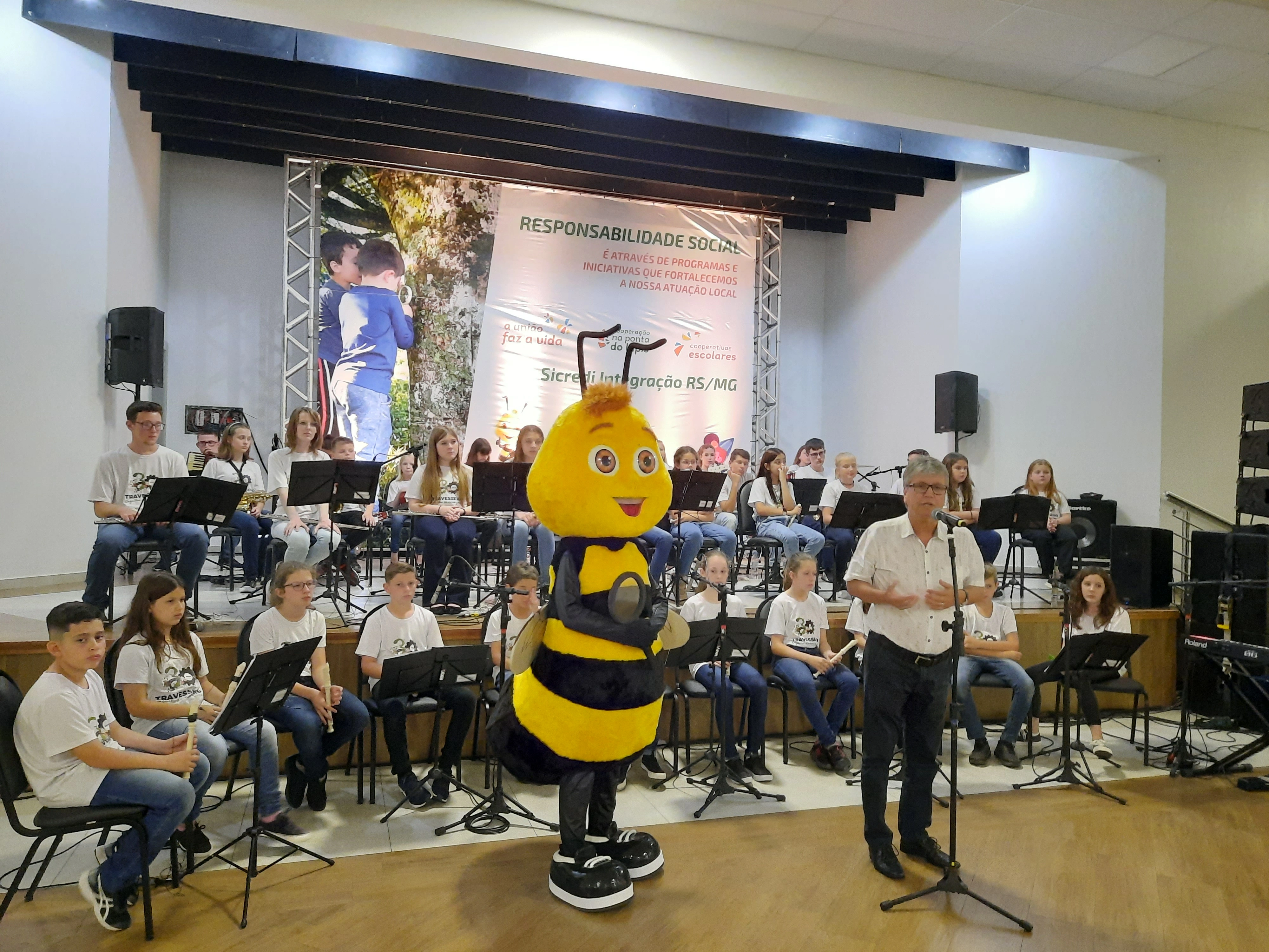  416630_1042697_programas_sociais_evento01.jpg 