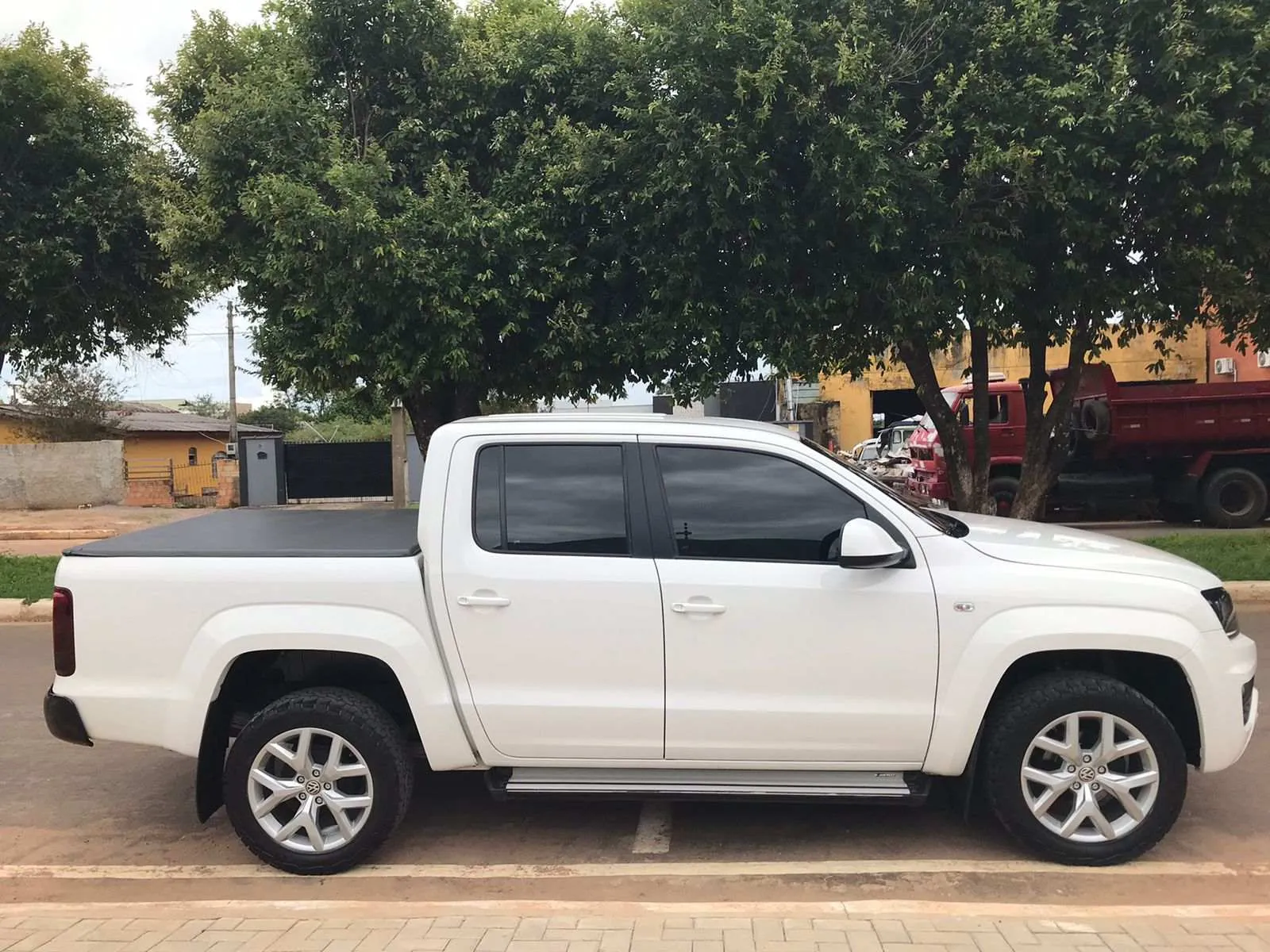  VOLKSWAGEN AMAROK 1.jpg 