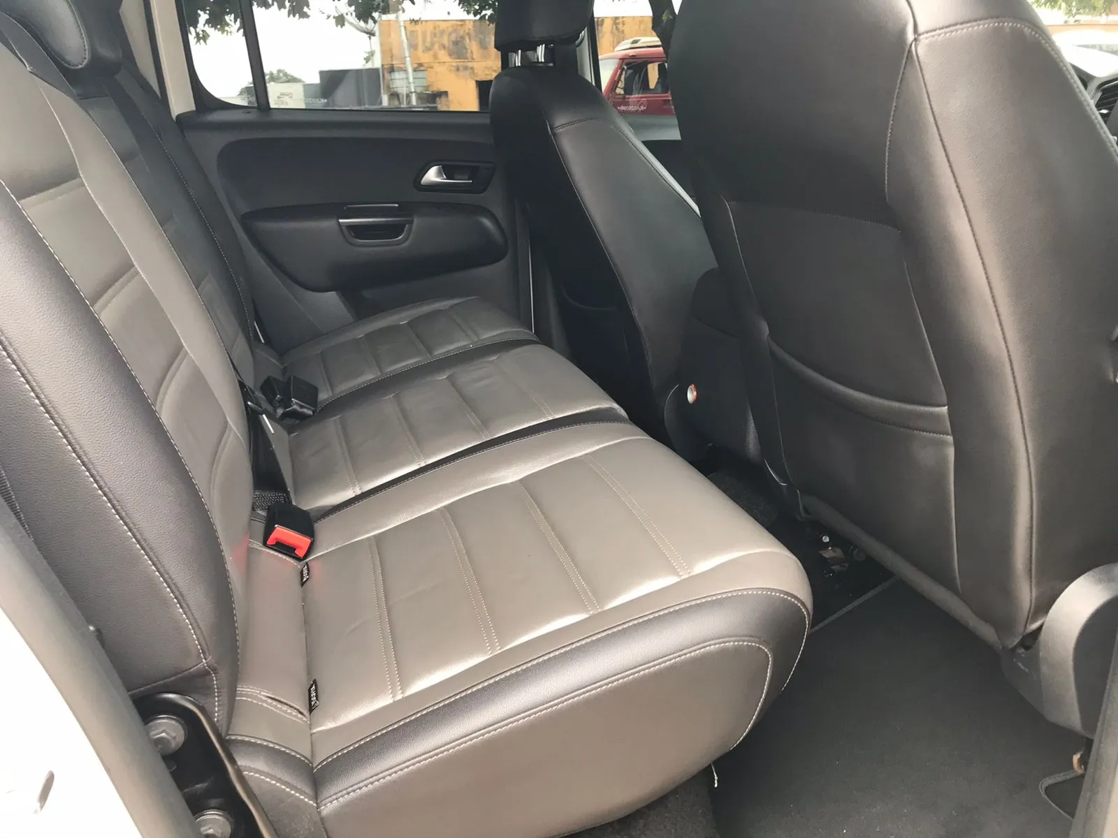  VOLKSWAGEN AMAROK 10.jpg 
