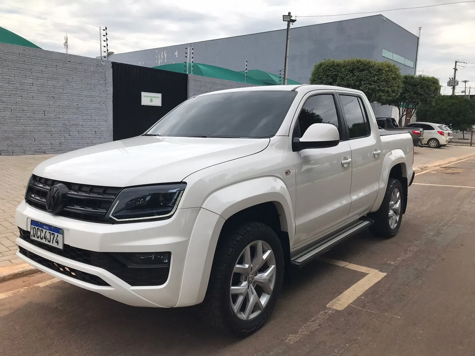  VOLKSWAGEN AMAROK 2.jpg 