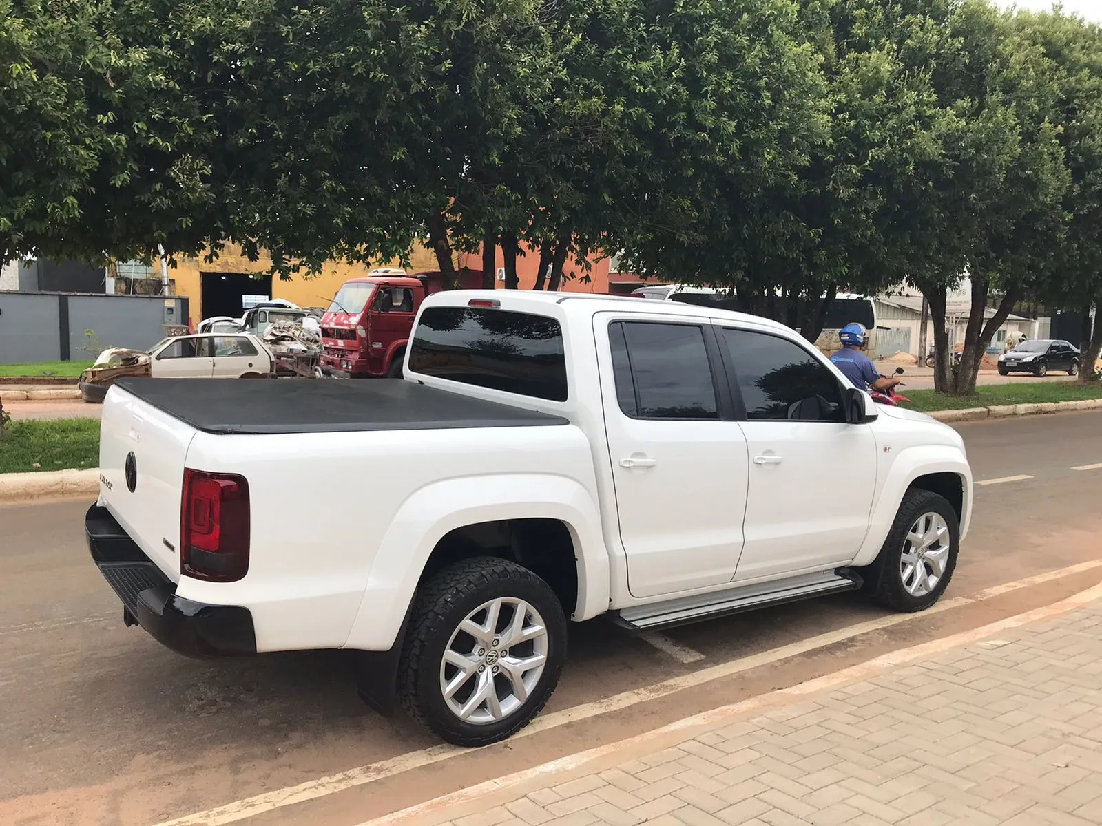  VOLKSWAGEN AMAROK 6.jpg 
