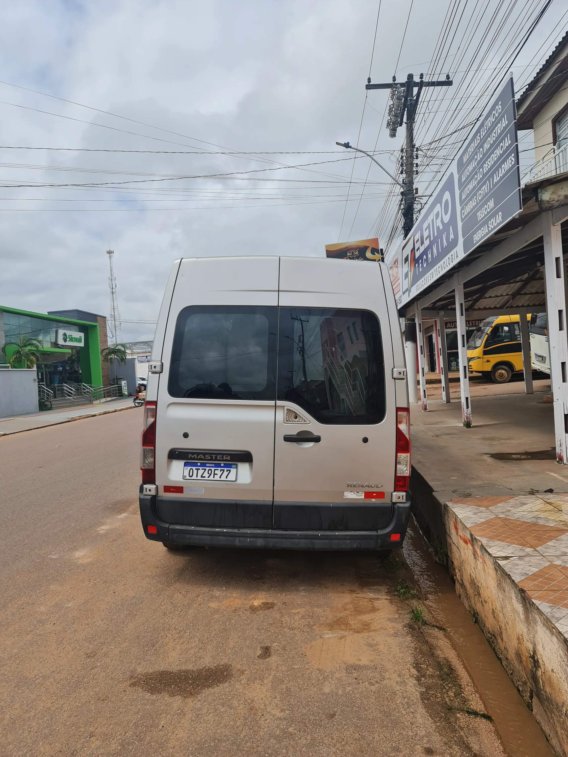  RENAULT MASTER MINIBUS 4.jpg 
