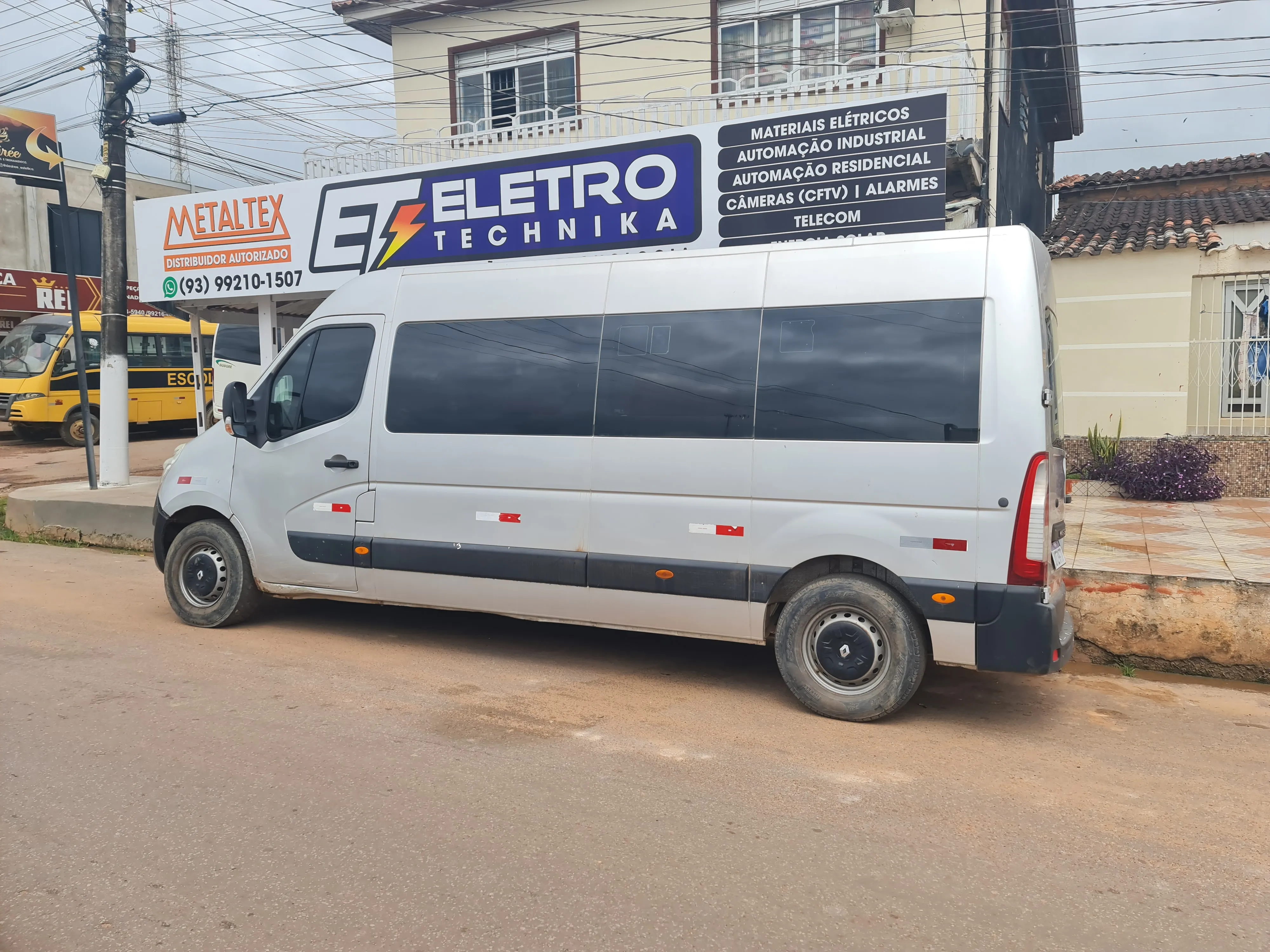  RENAULT MASTER MINIBUS 5.jpg 