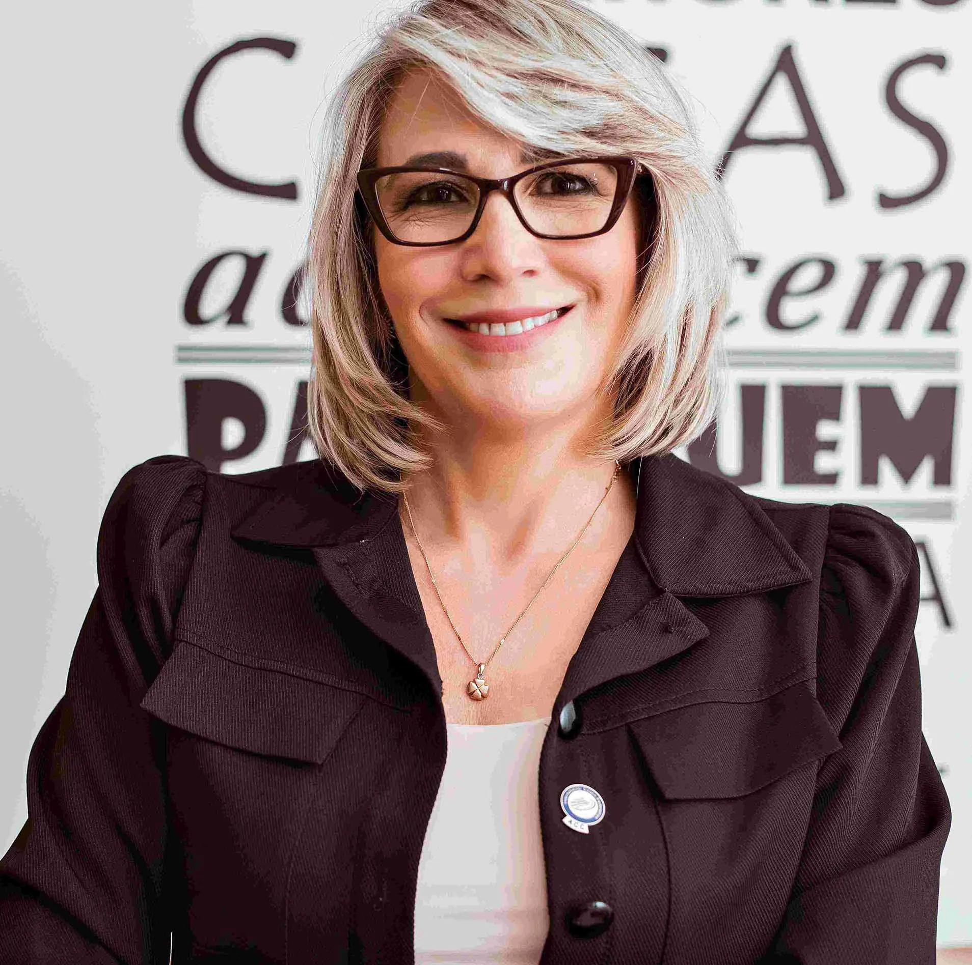  mulher sorrindo 