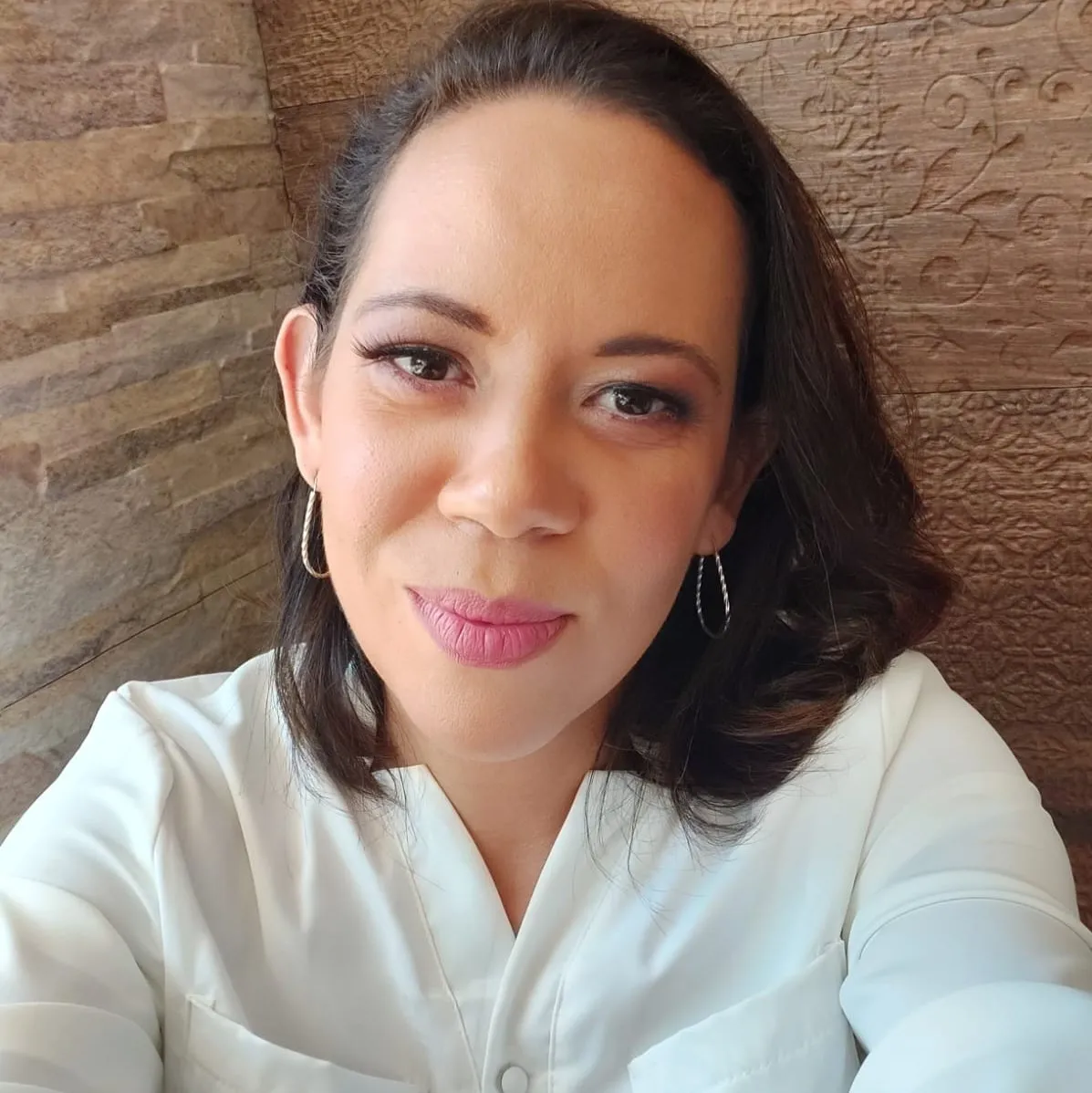  mulher sorrindo 