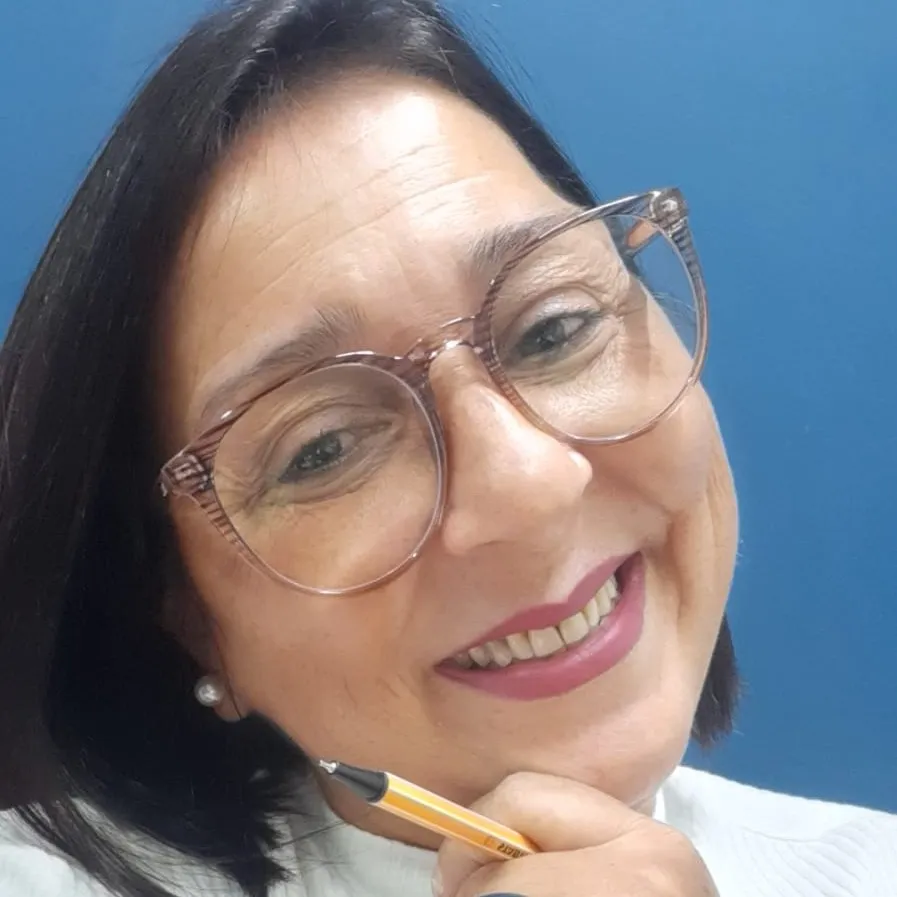  mulher sorrindo 