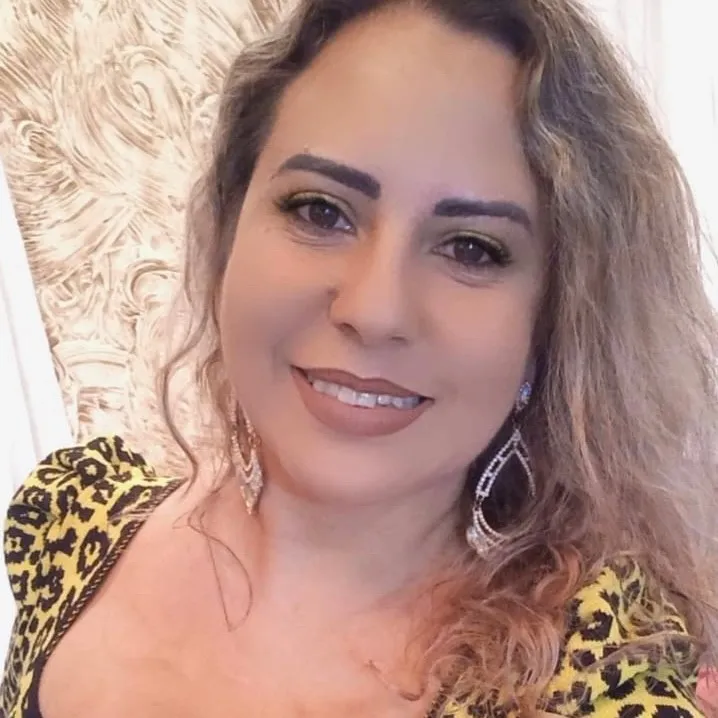  mulher sorrindo 
