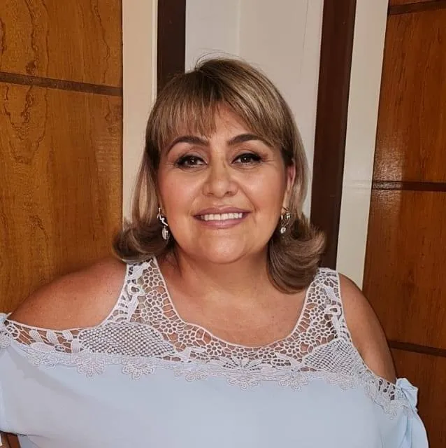  mulher sorrindo 