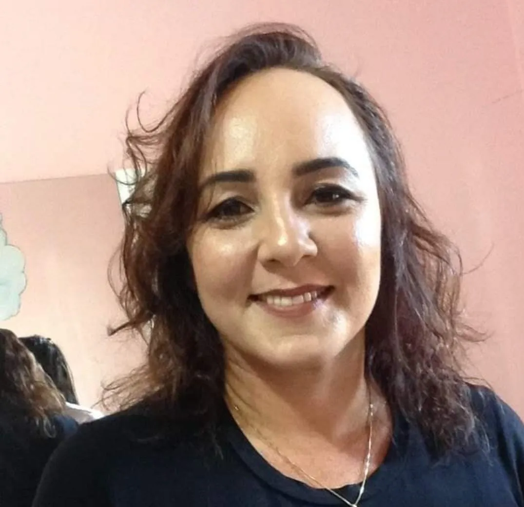  mulher sorrindo 