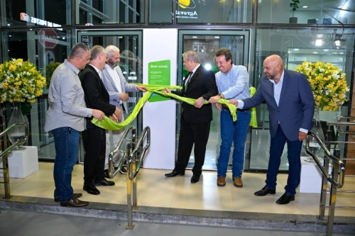  Lideranças oficializaram a abertura da agência.png 