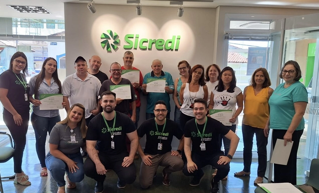 Entrega de recursos da ação Invista no Bem em Itamogi  (3).jpg