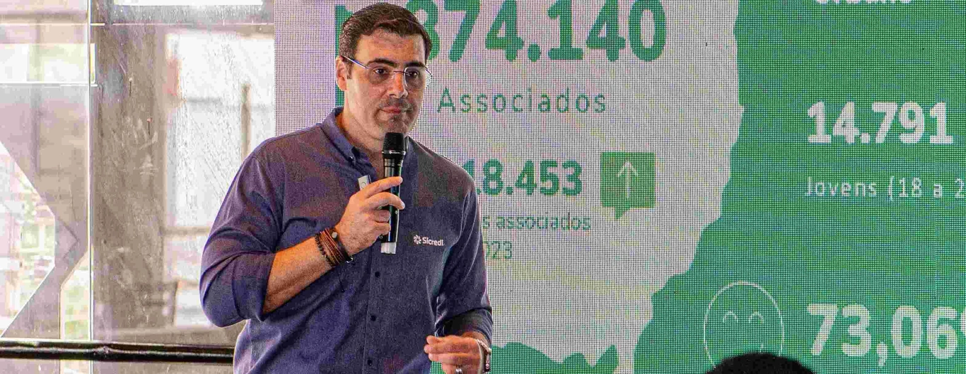  seneri paludo, diretor executivo, resultados, sicredi 