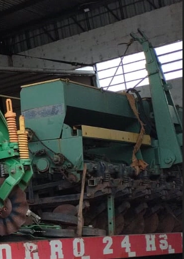  plantadeira tatu..png 