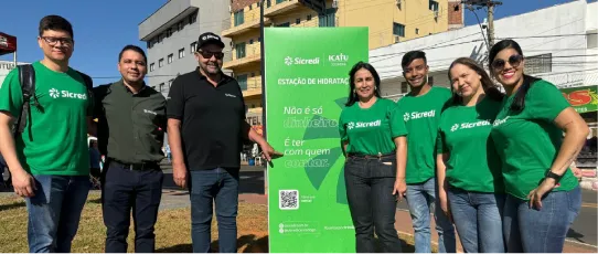  Colaboradores, Diretoria, Vice-presidente ao lado do ponto de hidratação. 
