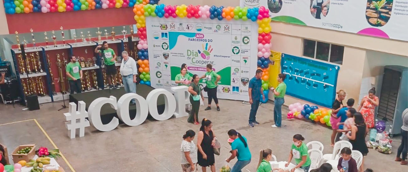  Sicredi Vale do Cerrado realiza ações com objetivo de estimular o voluntariado. As atividades foram realizadas no sábado (06/07) e seguirão ao longo do ano 