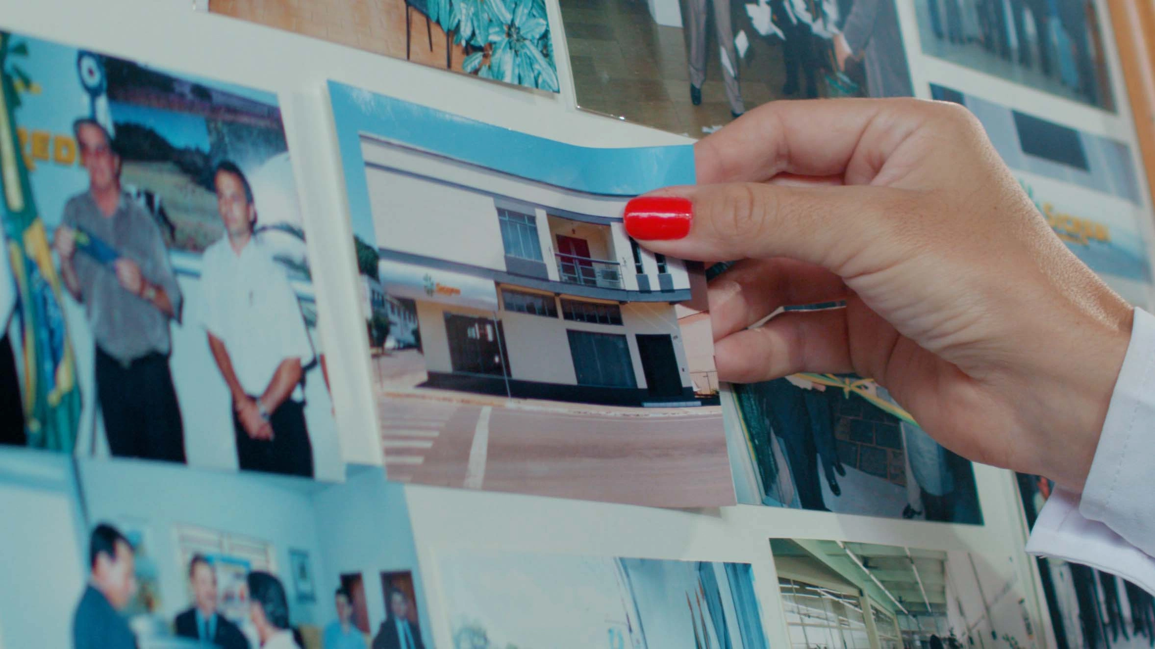 Confira um pouco da história de crescimento da Sicredi UnIEstados no vídeo comemorativo de aniversário de 40 anos da cooperativa em 2021