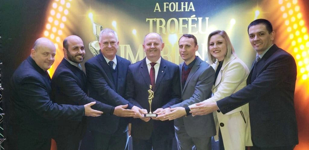  sicredi-cooperacao-rssc-recebe-trofeu-imprensa-na-categoria-instituicao-financeira-2-1024x498.jpg 