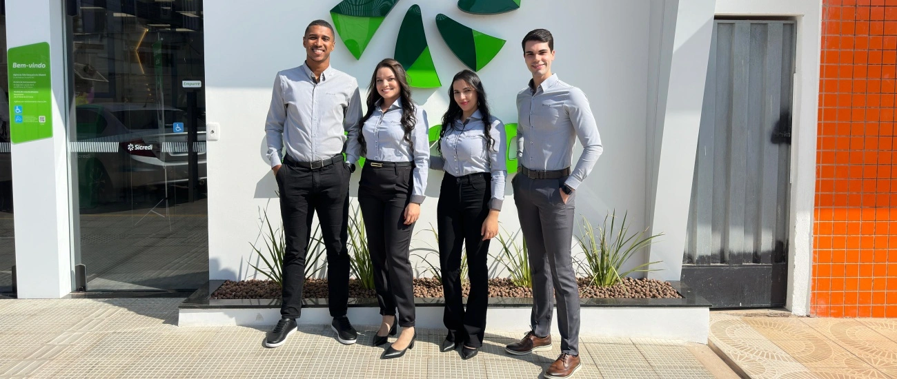 Equipe de colaboradores da Agência Sicredi São Gonçalo do Abaeté