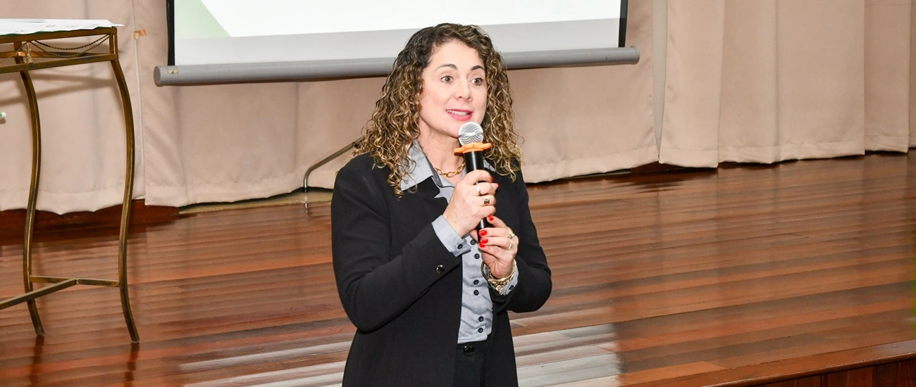  A Gerente da agência de Nova Alvorada, Bebeta Maronezi, saudou a todos presentes 