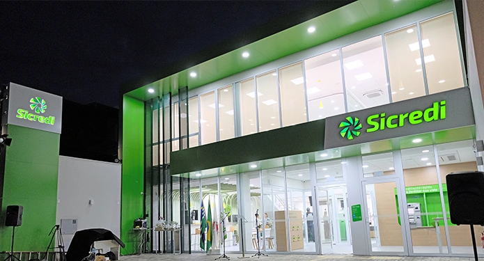  Fachada da Agência de Carangola da Sicredi Botucaraí RS/MG 