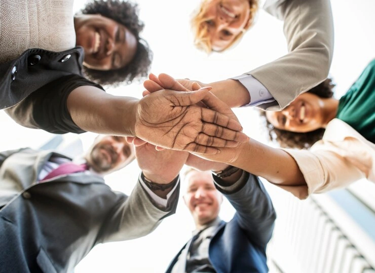  successful-happy-business-team_53876-25180.jpg 