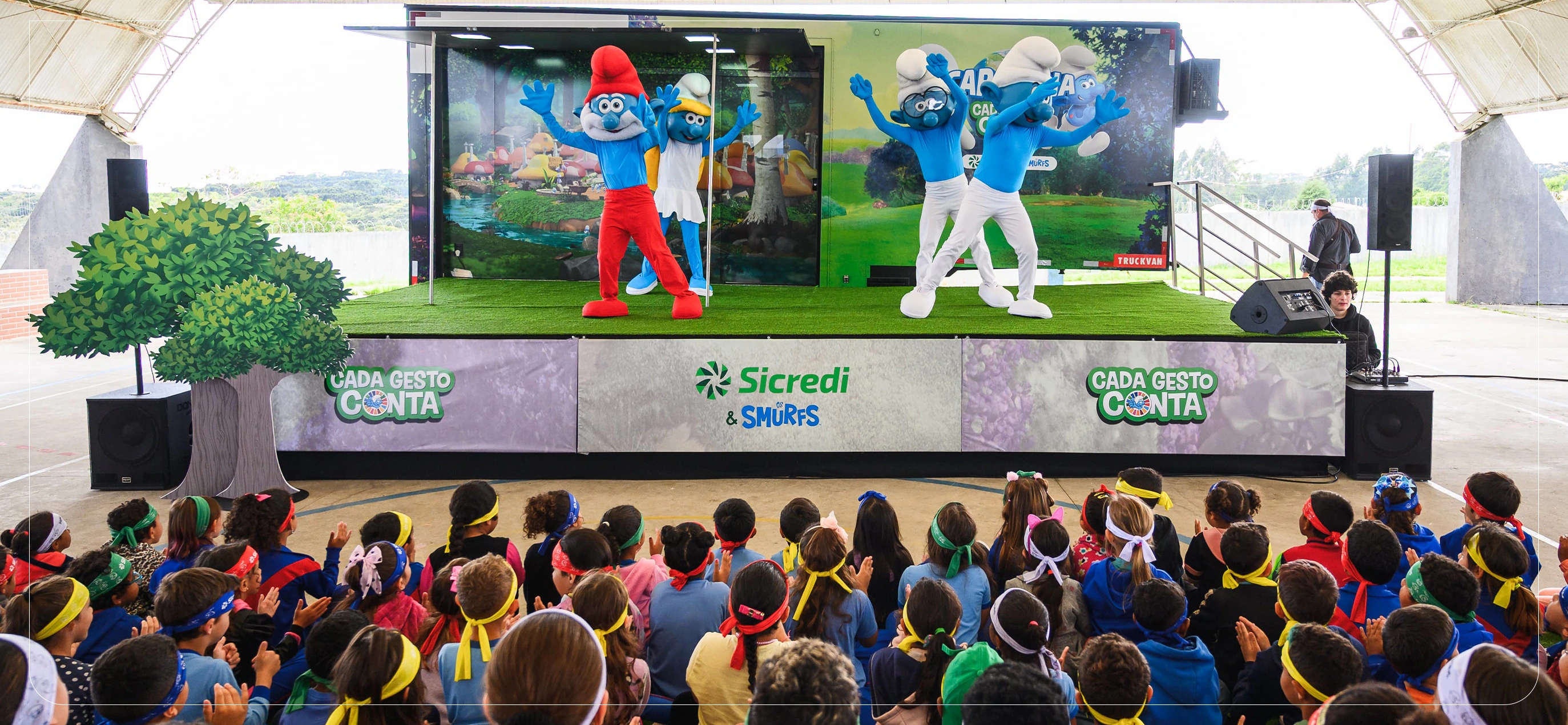  Sicredi & Smurfs.jpg 