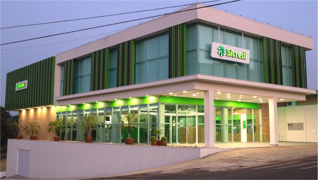 fachada agencia Capitão Leônidas Marques - PR