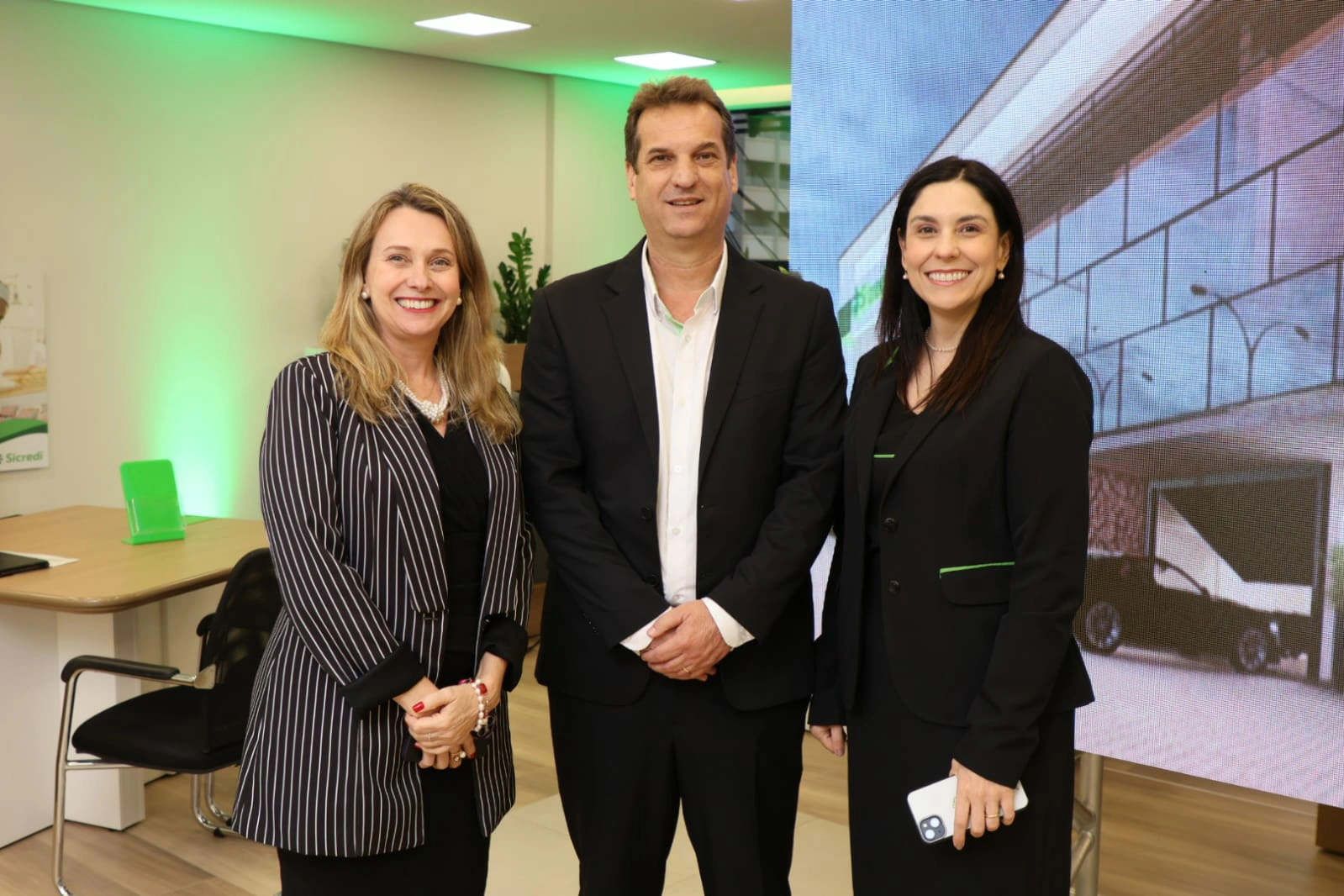  WhatsApp Image 2024-11-05 at 08.57.40 (1).png 