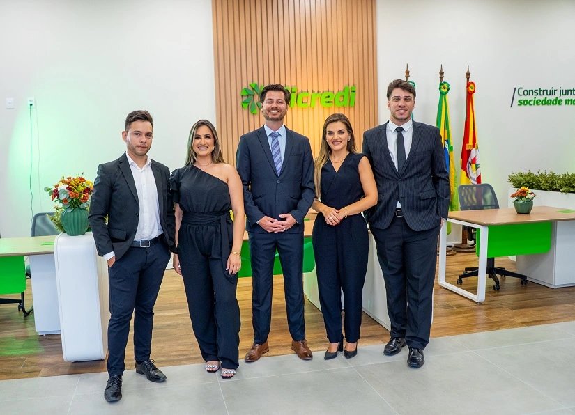  Colaboradores Agência Sicredi Cassino.jpg 