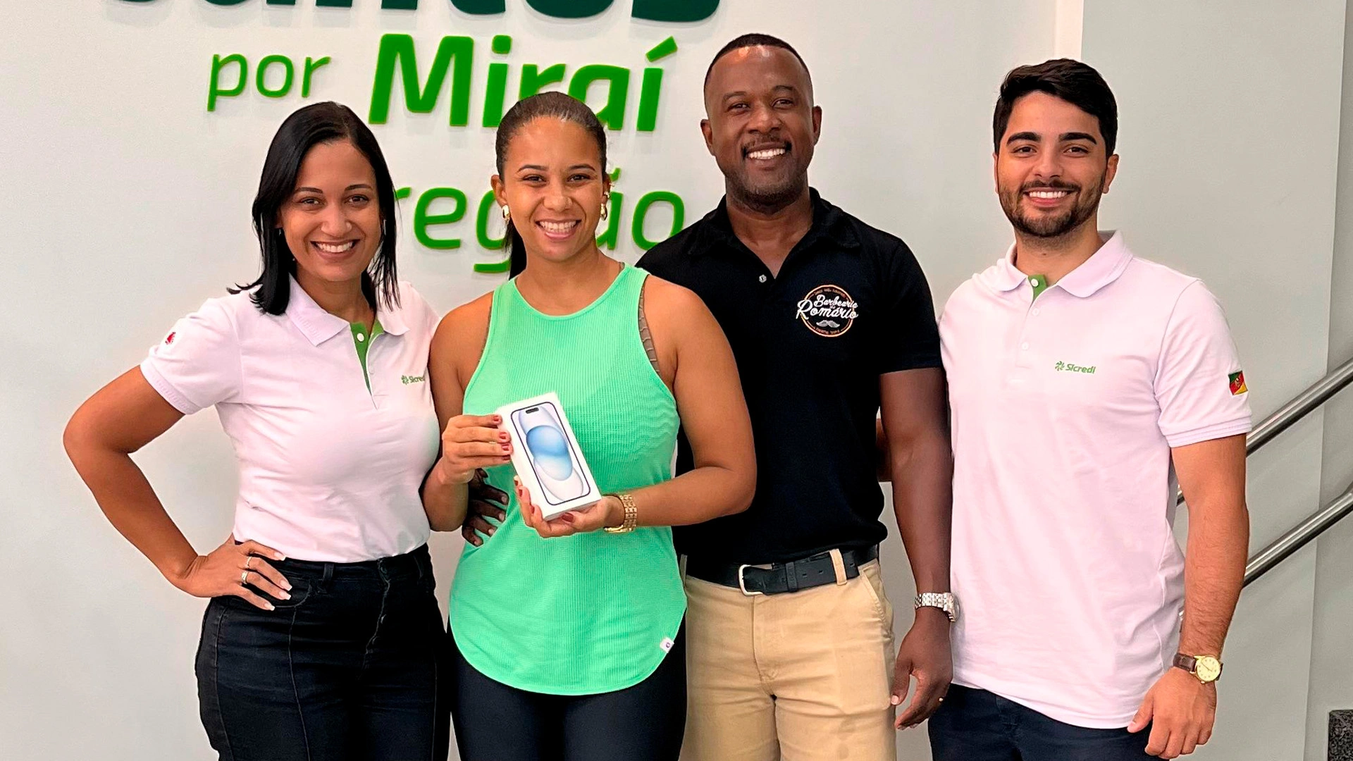  Associada da agência de Miraí/MG também  já retirou seu smartphone 