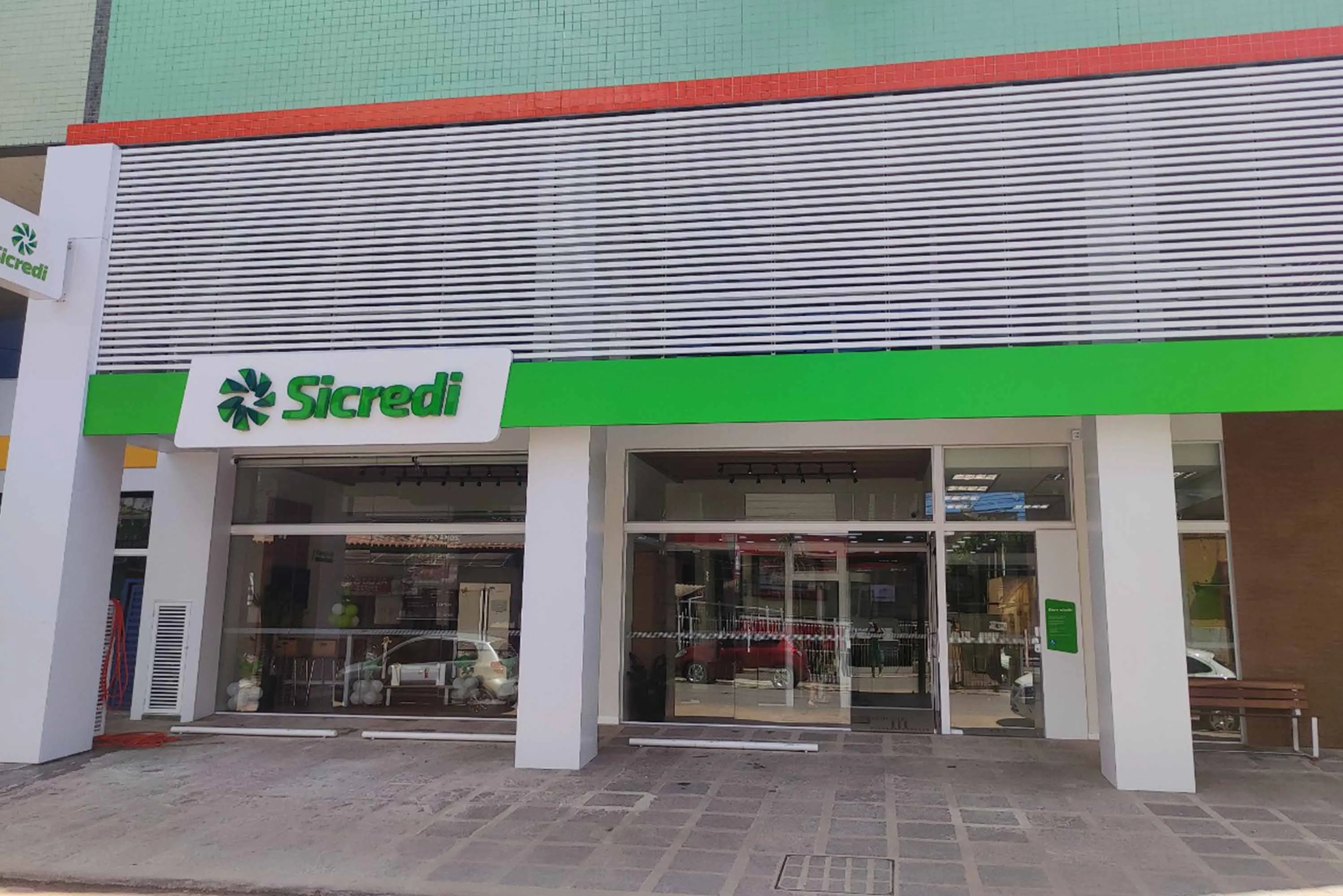 Fachada da Agência de Muriaé da Sicredi Botucaraí RS/MG 