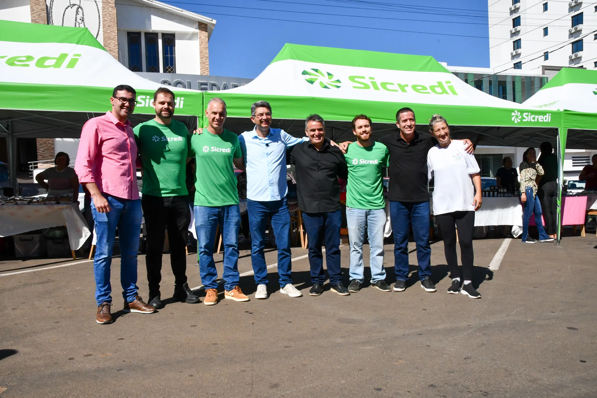  Autoridades municipais agradeceram a doação 