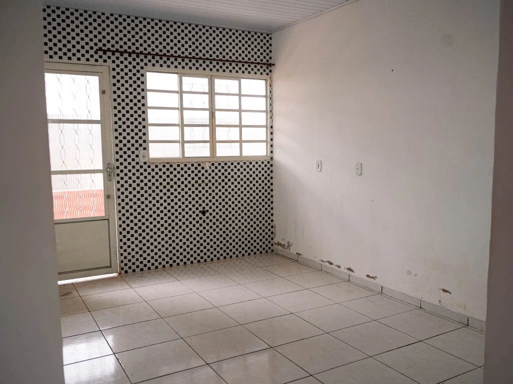  LOTE nº 12, quadra 58, lote de 240 metros, Rua Seriguela, nº 542, bairro Buritis, casa de 89 metros. Primavera do Leste/MT 