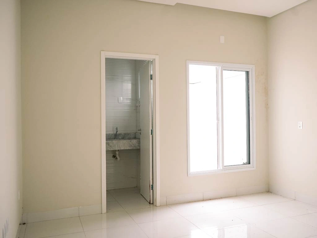  Terreno nº 19, quadra 43, lote de 200 metros, Rua Areca, nº 400, bairro Buritis V, casa de 98 metros nova - Primavera do Leste /MT 