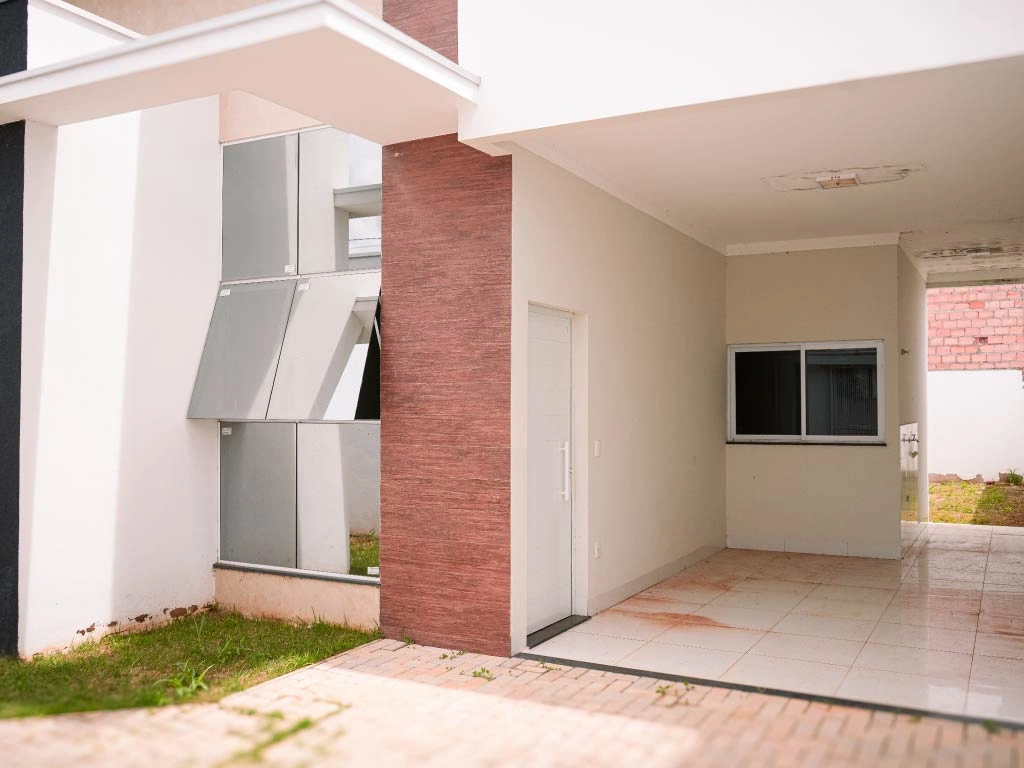  Terreno nº 19, quadra 43, lote de 200 metros, Rua Areca, nº 400, bairro Buritis V, casa de 98 metros nova - Primavera do Leste /MT 