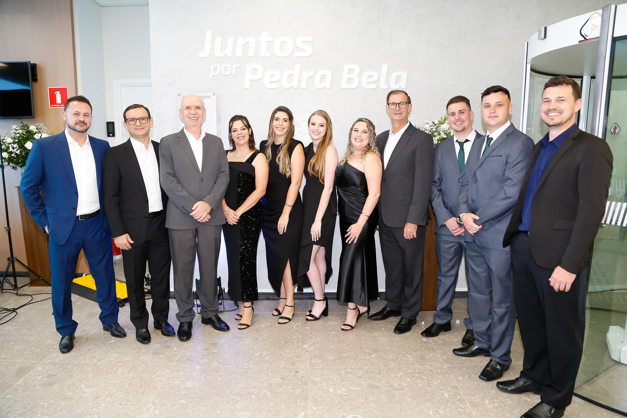 equipe Pedra Bela e lideranças da coop.jpg