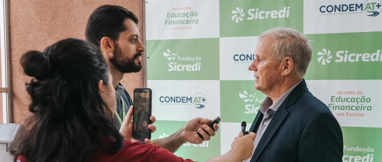  sicredi-progresso-condemat+-entrevista.jpg 